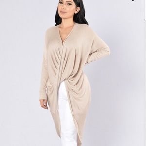 M/L Hi-Lo Fashion Nova Sweater Never Worn